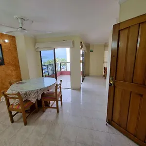  Apartamento En Santa Marta- Rodadero Con Escritorio Y Balcón